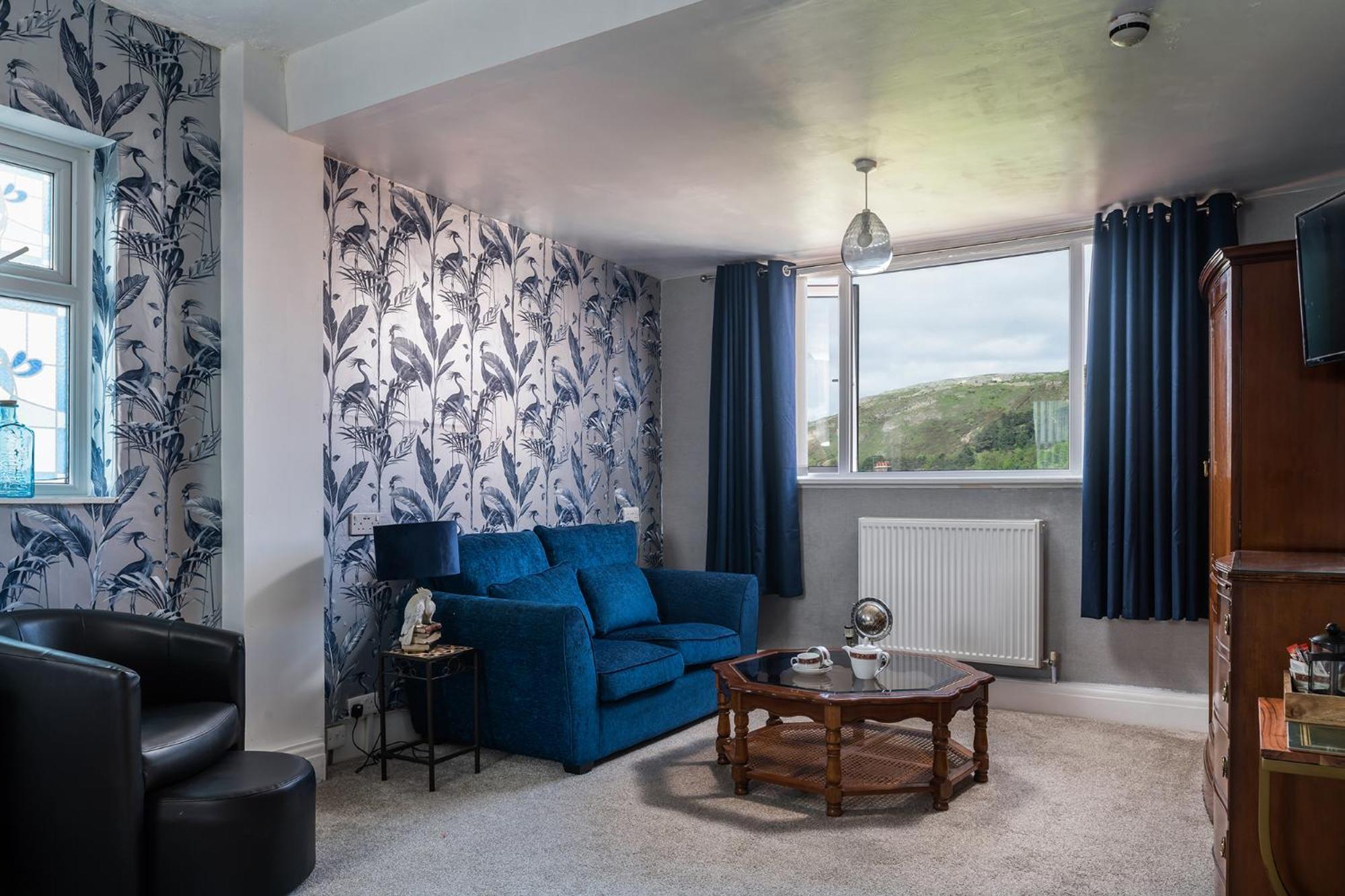 Rosaire With Private Car Park Bed & Breakfast Llandudno Exterior photo