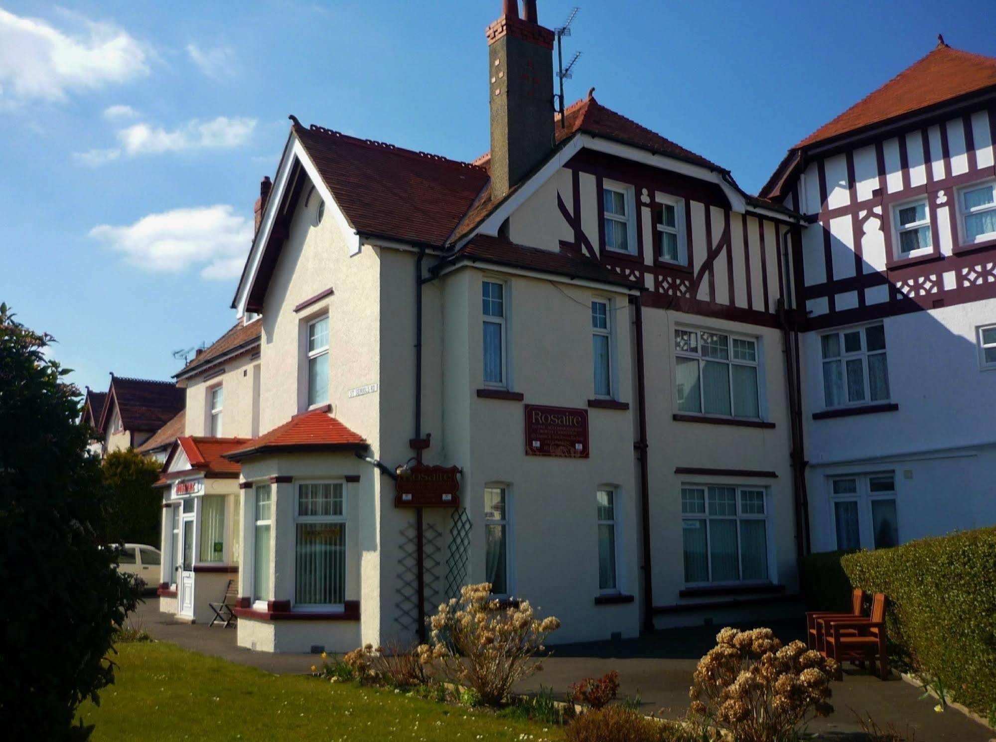 Rosaire With Private Car Park Bed & Breakfast Llandudno Exterior photo