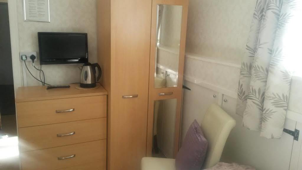 Rosaire With Private Car Park Bed & Breakfast Llandudno Exterior photo